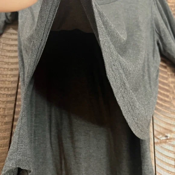 LATCHED MAMA dark gray 3/4 sleeve nursing/maternity top - Picture 3 of 6